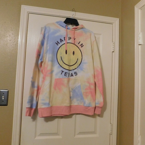 Creative Apparel Concepts Tops - Creative Apparel Concepts Women's "Happy In Texas" Hoodie Size: L